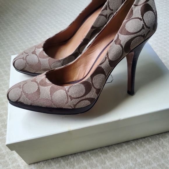 Coach Caya khaki pumps size 8.5 - Picture 2 of 8